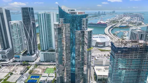 851 NE 1st Ave #3512, Miami, FL 33132