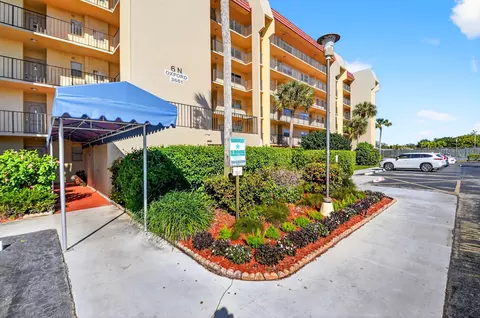 3661 Via Poinciana #410, Lake Worth, FL 33467