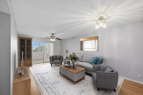 130 NE 26th Ave #4090, Boynton Beach, FL 33435