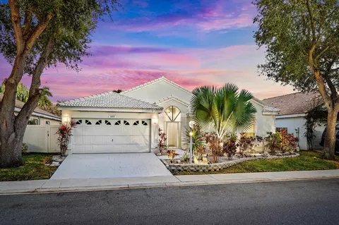 1077 Siena Oaks Cir E, Palm Beach Gardens, FL 33410