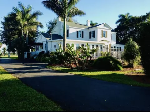 2271 Bacom Point Rd, Pahokee, FL 33476