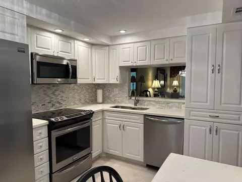 1101 Colony Point Cir #108, Pembroke Pines, FL 33026