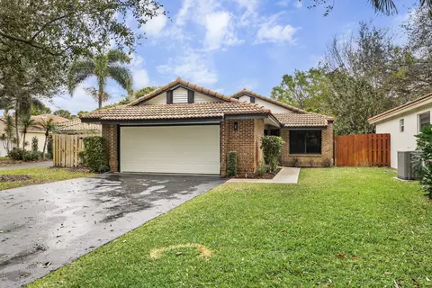 4165 NW 1st Ct, Delray Beach, FL 33445