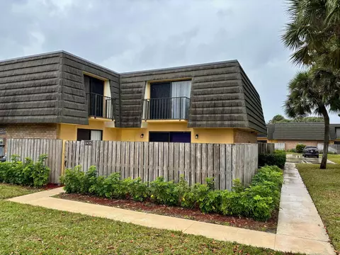 2435 24th Way, West Palm Beach, FL 33407