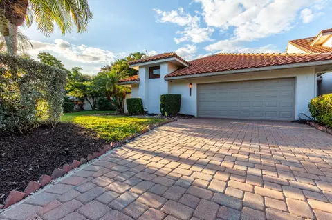 2451 Windsor Way Ct, Wellington, FL 33414