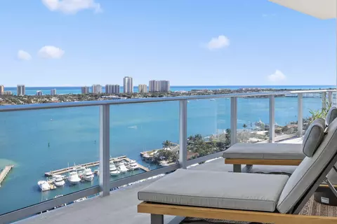 220 Lake Shore Dr #2112, Lake Park, FL 33403