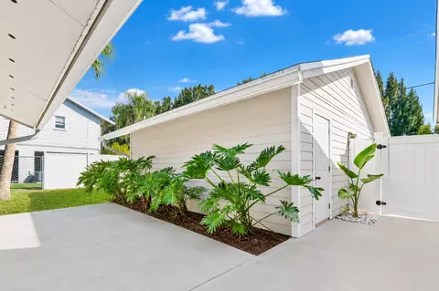 Exterior - 8074 SE River Ln, Stuart, FL 34997 photo 3 of 11