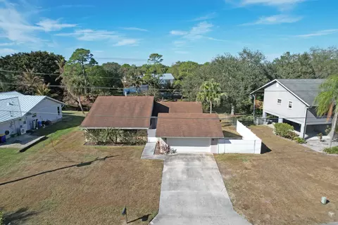 View/Area - 8074 SE River Ln, Stuart, FL 34997 photo 2 of 5