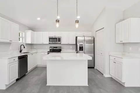 Kitchen - 5232 SE 55th Ter, Stuart, FL 34997 photo 1 of 5