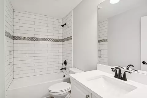 Bath - 5232 SE 55th Ter, Stuart, FL 34997 photo 4 of 4