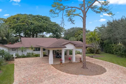 4579 Square Lake Dr, Palm Beach Gardens, FL 33418