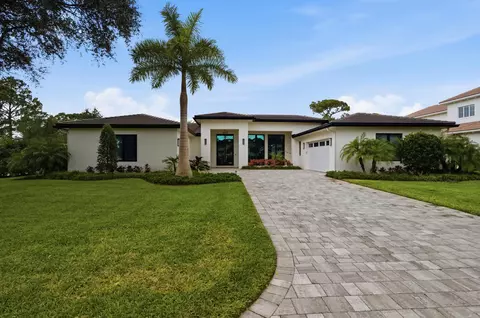 10200 SE Sandpine Ln, Hobe Sound, FL 33455
