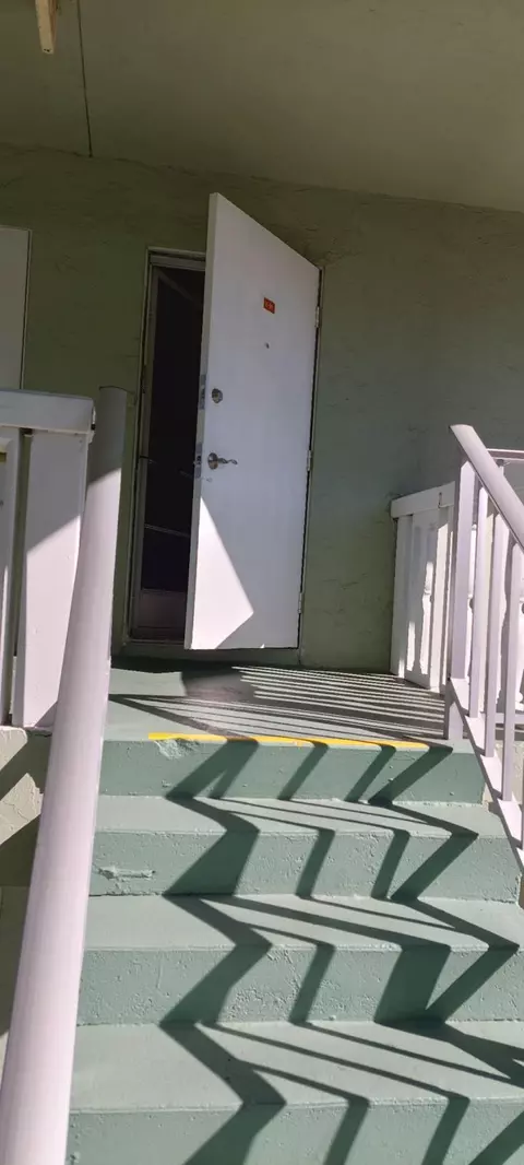 3100 Springdale Blvd #317, Palm Springs, FL 33461