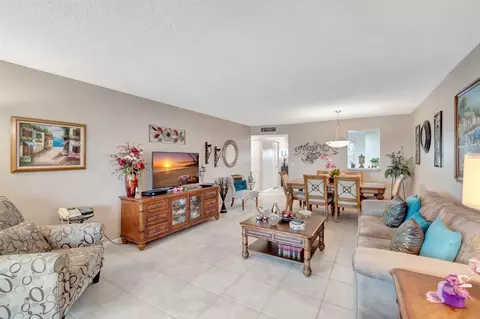 14747 Cumberland Dr #208, Delray Beach, FL 33446