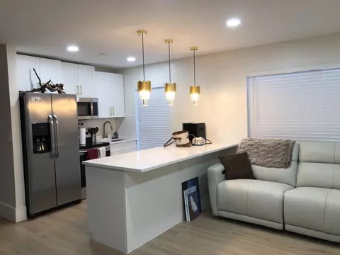 727 Hummingbird Way #1, North Palm Beach, FL 33408