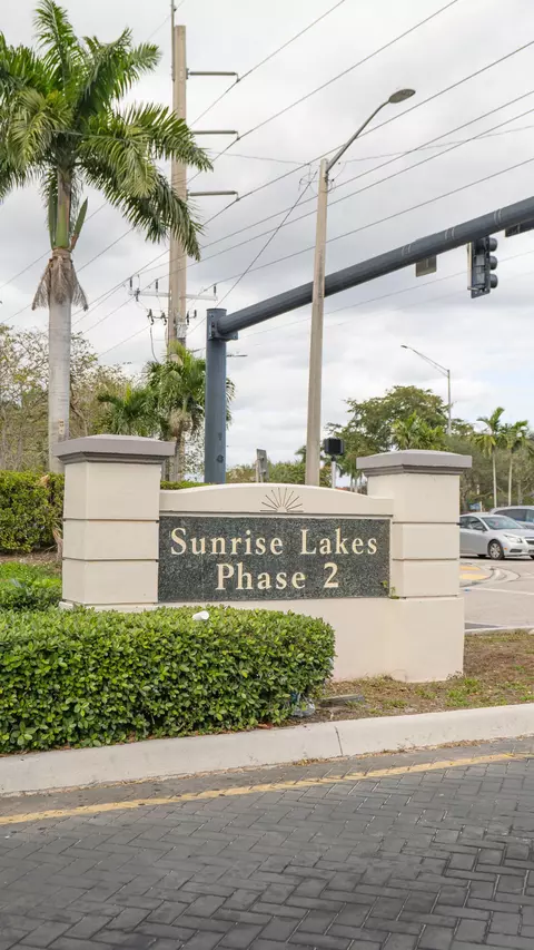 8285 Sunrise Lakes Blvd #110, Sunrise, FL 33322