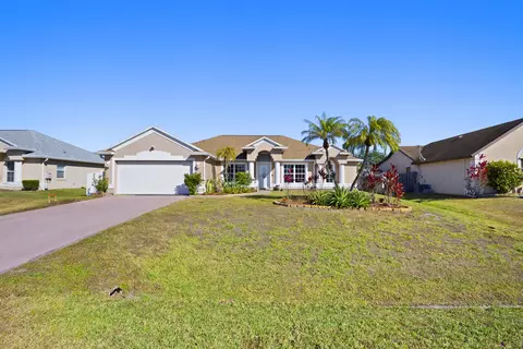 439 SE Nome, Port Saint Lucie, FL 34984