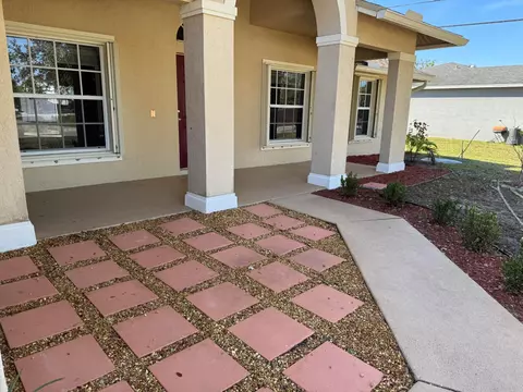 1538 SW Calmar Ave, Port Saint Lucie, FL 34953