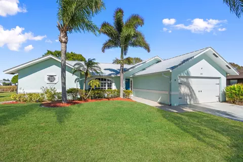 212 Deerwood Ln, Fort Pierce, FL 34947