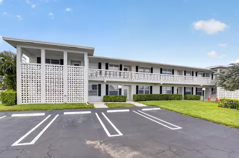 2401 Del Aire Blvd #101, Delray Beach, FL 33445