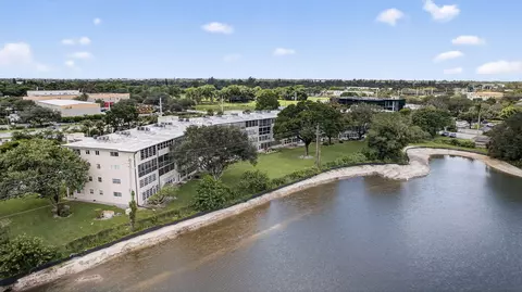 413 Southampton A, West Palm Beach, FL 33417