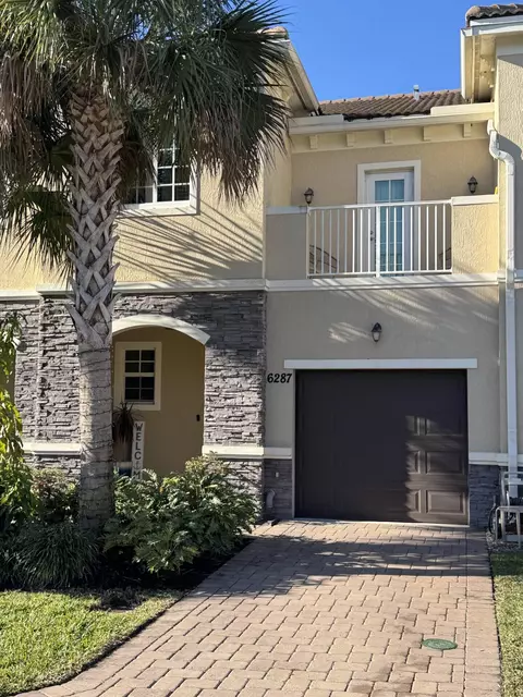 6287 SE Portofino Cir, Hobe Sound, FL 33455