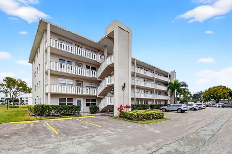 168 Wellington J, West Palm Beach, FL 33417