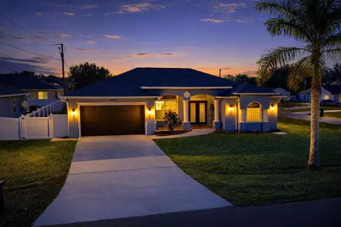 1999 SW Gourmet St SW, Port Saint Lucie, FL 34953