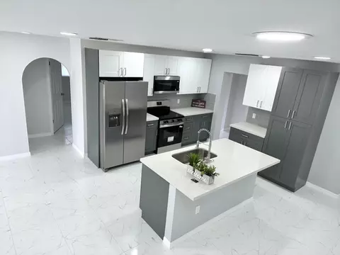 442 SW Lucero Dr, Port Saint Lucie, FL 34983