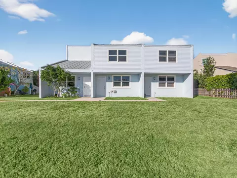 1002 Shorewinds Dr, Hutchinson Island, FL 34949