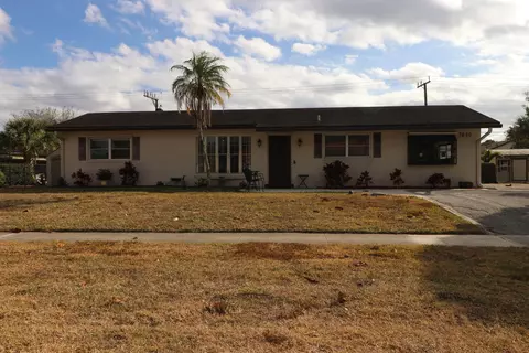 7620 Saint Andrews Rd, Lake Worth, FL 33467