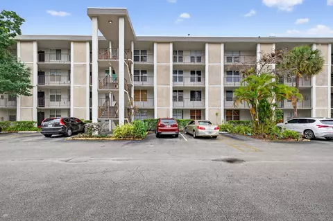 4850 NW 29 Ct #327, Lauderdale Lakes, FL 33313