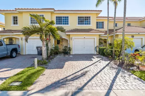 948 Imperial Lake Rd, West Palm Beach, FL 33413