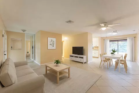 7370 Sunny Hills Ter, Lake Worth, FL 33462