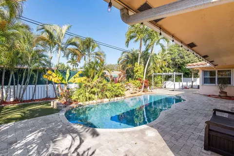 451 NE 25th Ter, Boca Raton, FL 33431