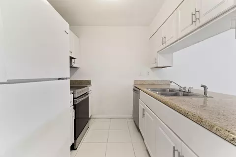 5816 S Bond Dr, West Palm Beach, FL 33415