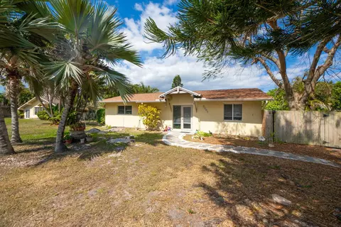 4605 Frances Dr, Delray Beach, FL 33445
