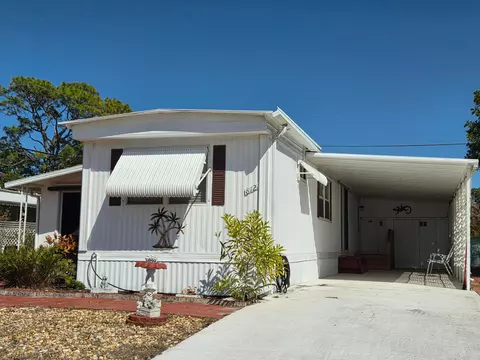 8121 SE Skylark Ave, Hobe Sound, FL 33455