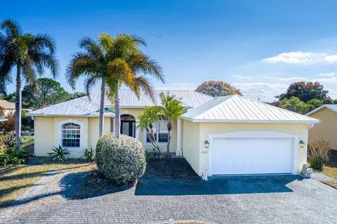 2332 SE Maslan Ave, Port Saint Lucie, FL 34952
