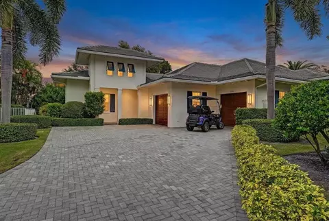 2590 Estates Dr, North Palm Beach, FL 33408