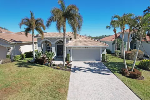 8932 SW Champions Way, Port Saint Lucie, FL 34986