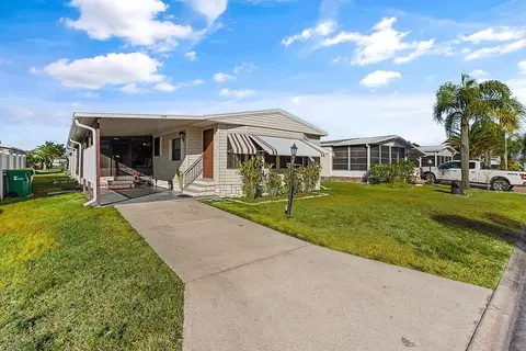 637 Periwinkle Cir, Barefoot Bay, FL 32976