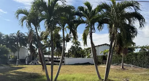 808 NE Bay Cove St, Boca Raton, FL 33487