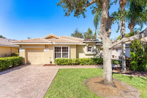 11827 SW 7th St, Pembroke Pines, FL 33025