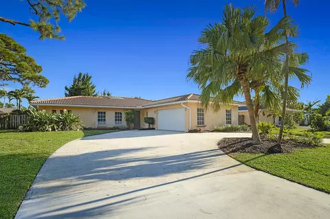 4238 Magnolia St, Palm Beach Gardens, FL 33418