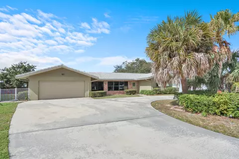 563 NW 13th Dr, Boca Raton, FL 33486