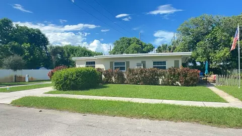 182 W 34th St #1, Riviera Beach, FL 33404