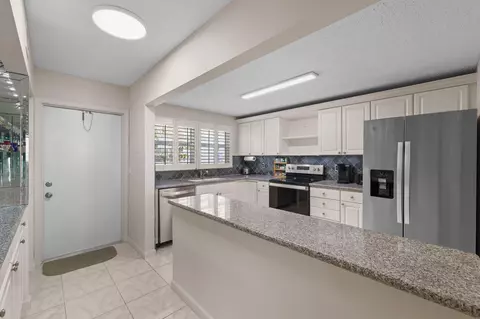 2008 S Federal Hwy #108, Boynton Beach, FL 33435