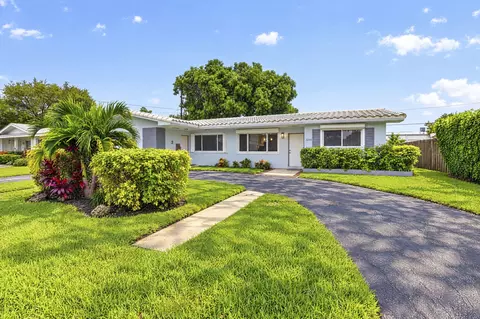 Exterior - 2248 NE 37th St, Lighthouse Point, FL 33064 photo 3 of 8