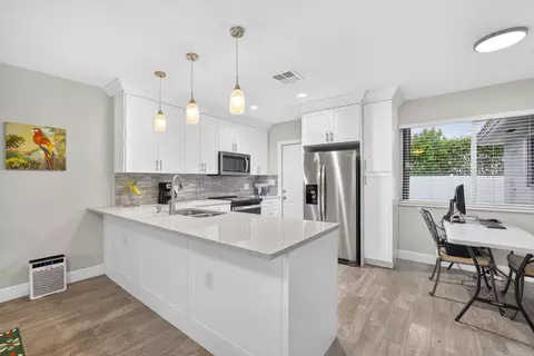 Kitchen - 2248 NE 37th St, Lighthouse Point, FL 33064 photo 2 of 8